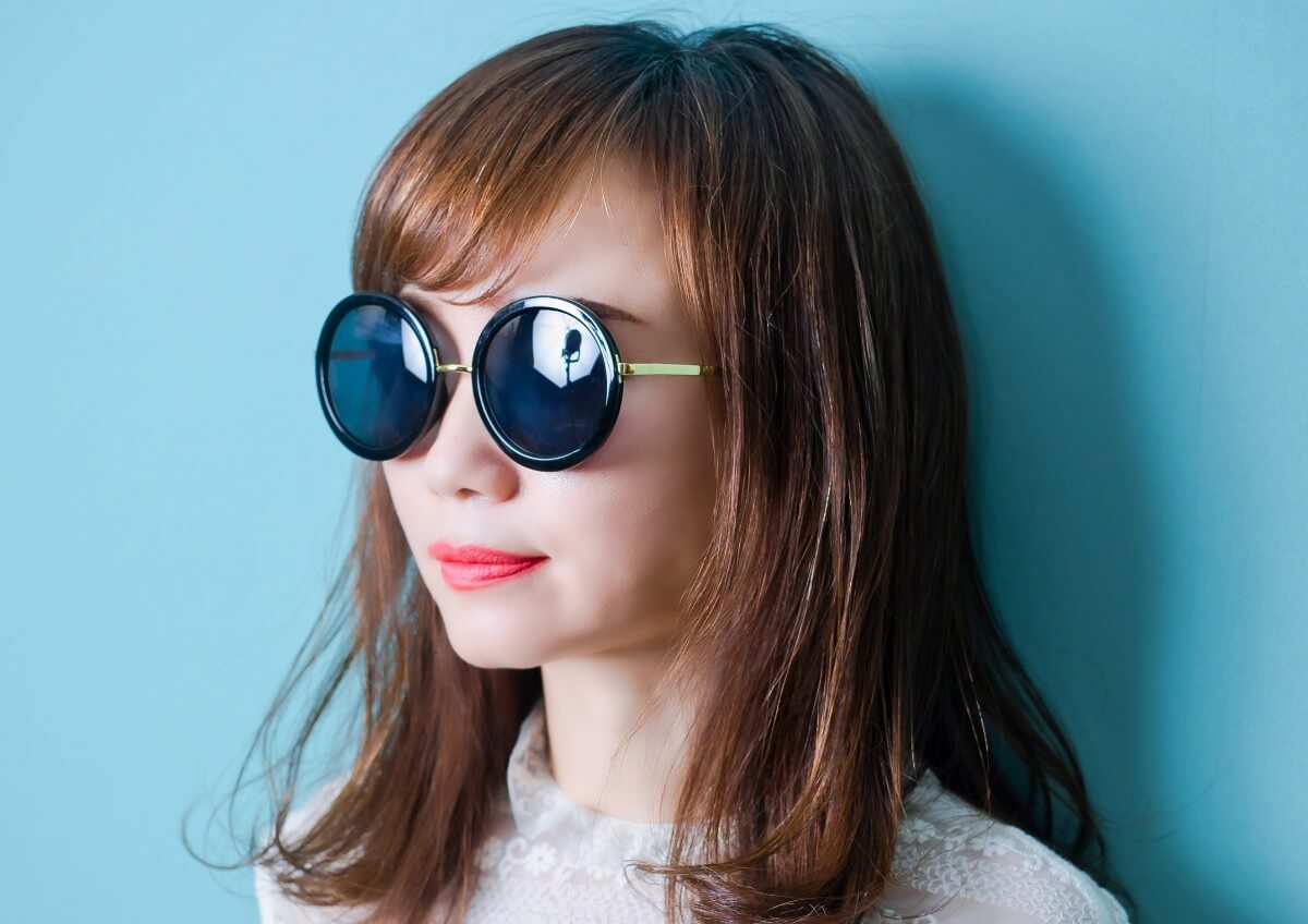 写真の反射を消す