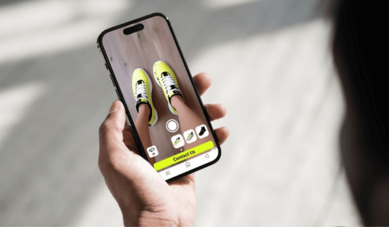 Showcase Footwear with Real-Time 3D Viewer and AR Visualization